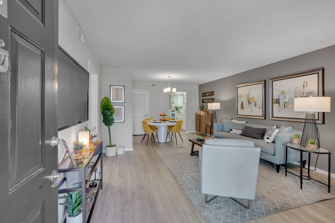 Trailwood Crossing Apartments - Photo 4 of 49