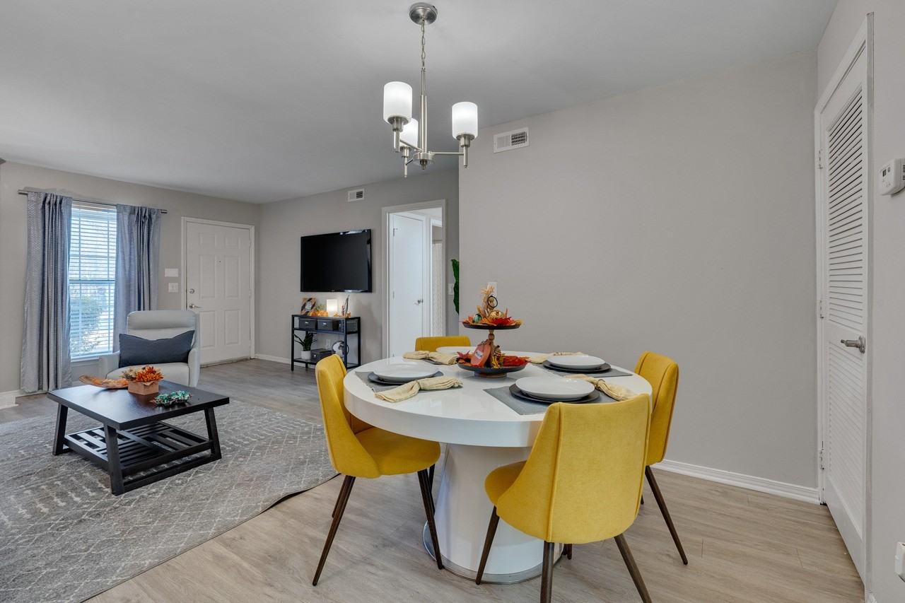 Trailwood Crossing Apartments - Photo 5 of 49