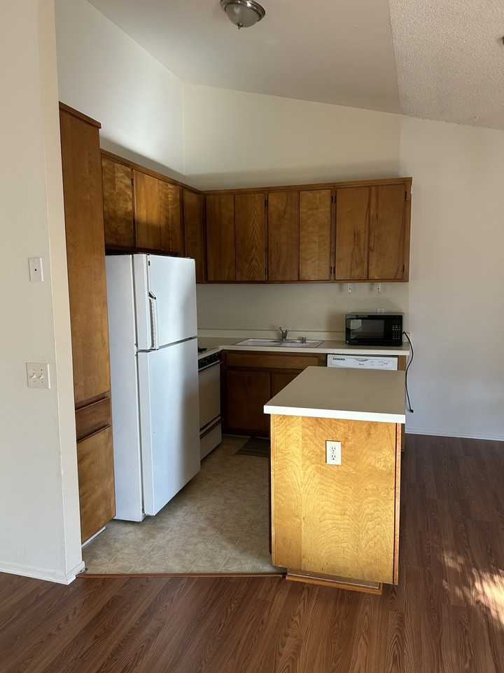 1020 Redondo Avenue - Photo 2 of 6