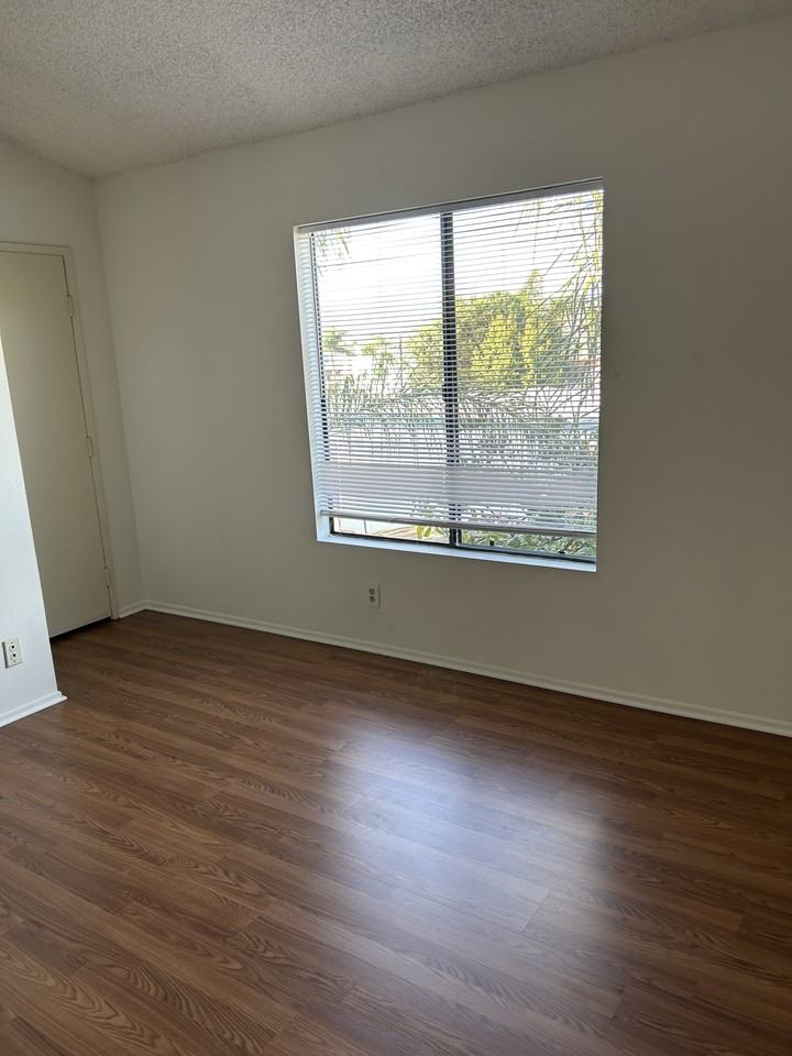 1020 Redondo Avenue - Photo 3 of 6