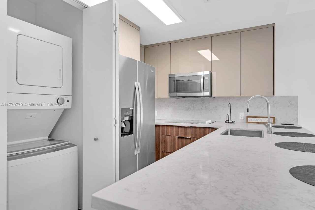 15450 Nw 2nd Ave #15450 - Photo 6 of 21