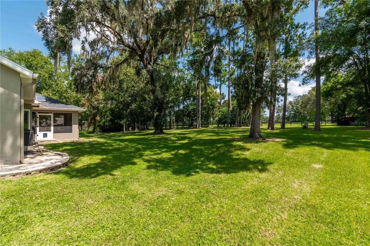 8928 Southwest 8th Street - Photo 5 of 47