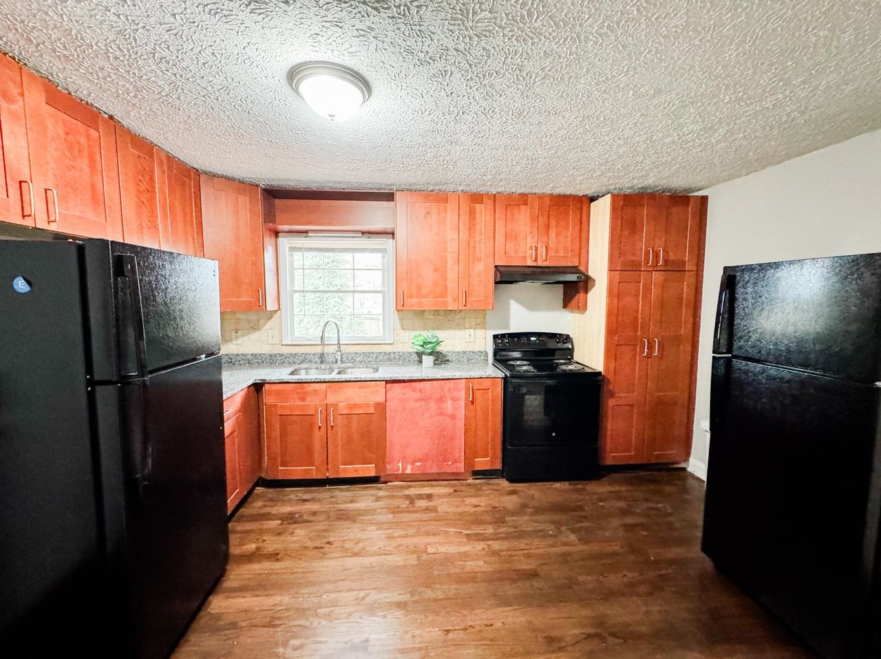 Clanton Terrace - Photo 2 of 11