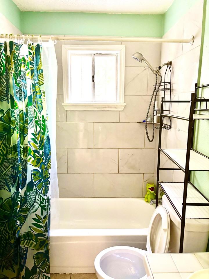 Commerce St - Photo 2 of 7