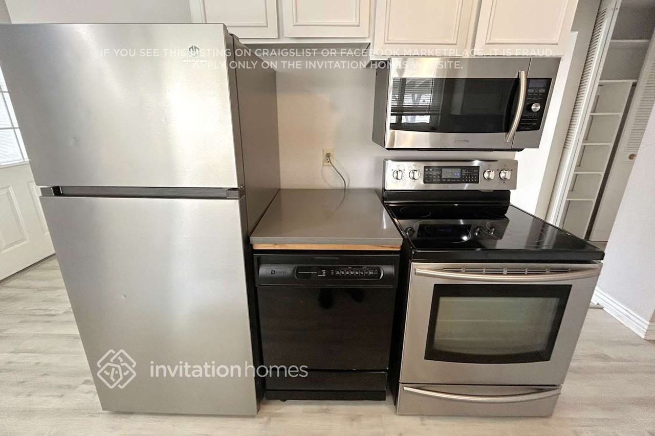 1284 Ember St - Photo 5 of 14