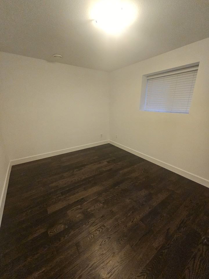 16359 59 Avenue - Photo 3 of 8