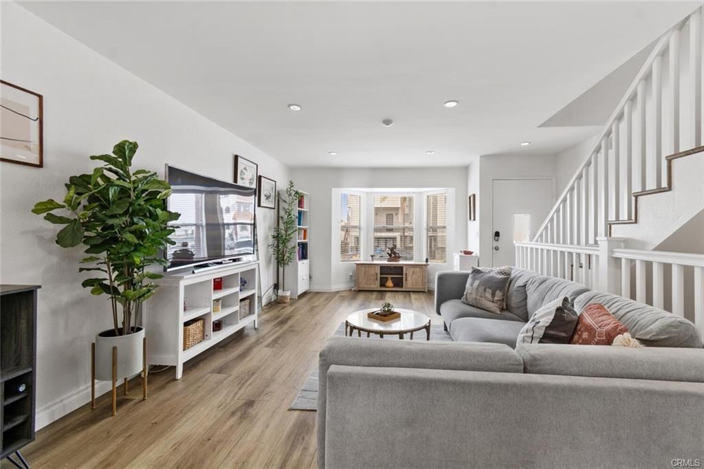 102 Monterey Blvd - Photo 3 of 8