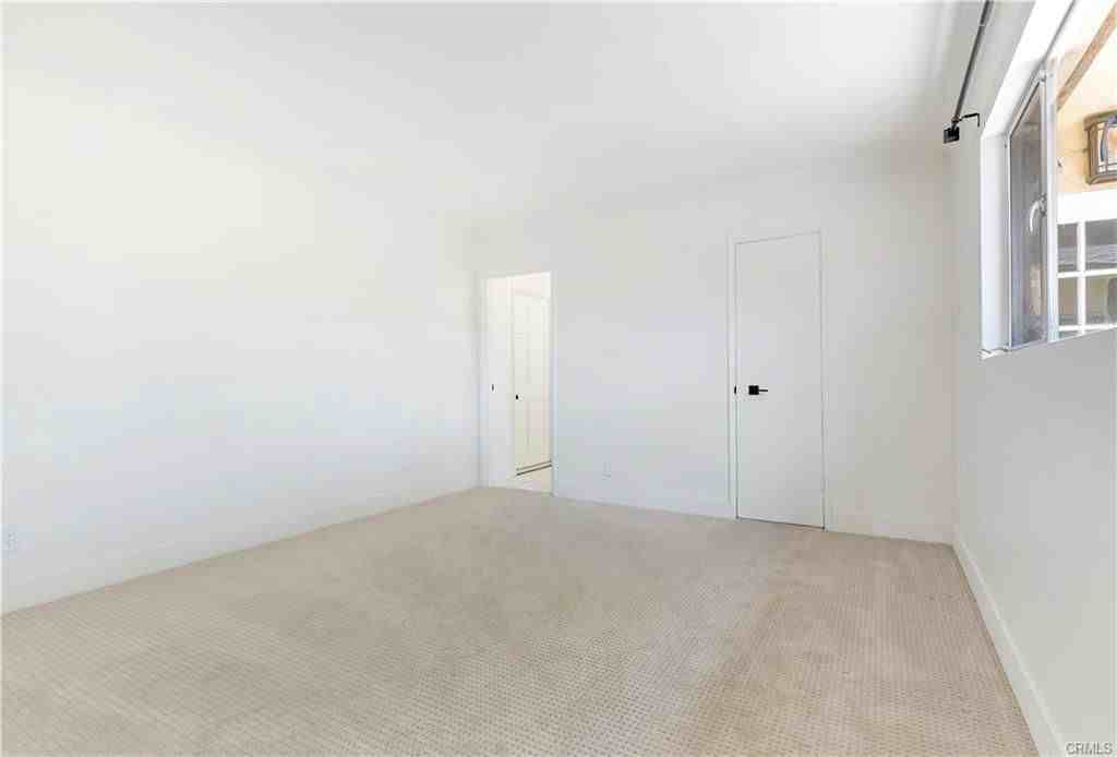 525 El Paseo Dr - Photo 2 of 8