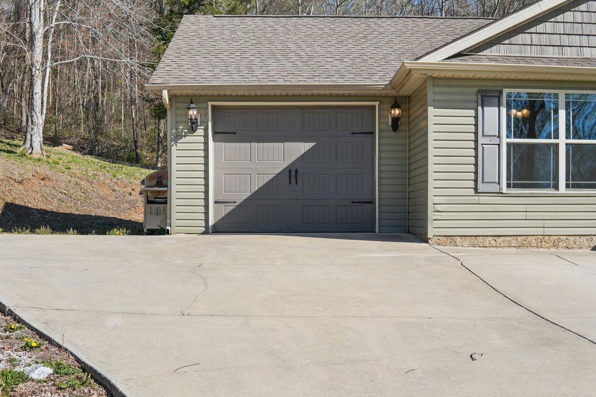 3 Gracie Ave - Photo 3 of 28