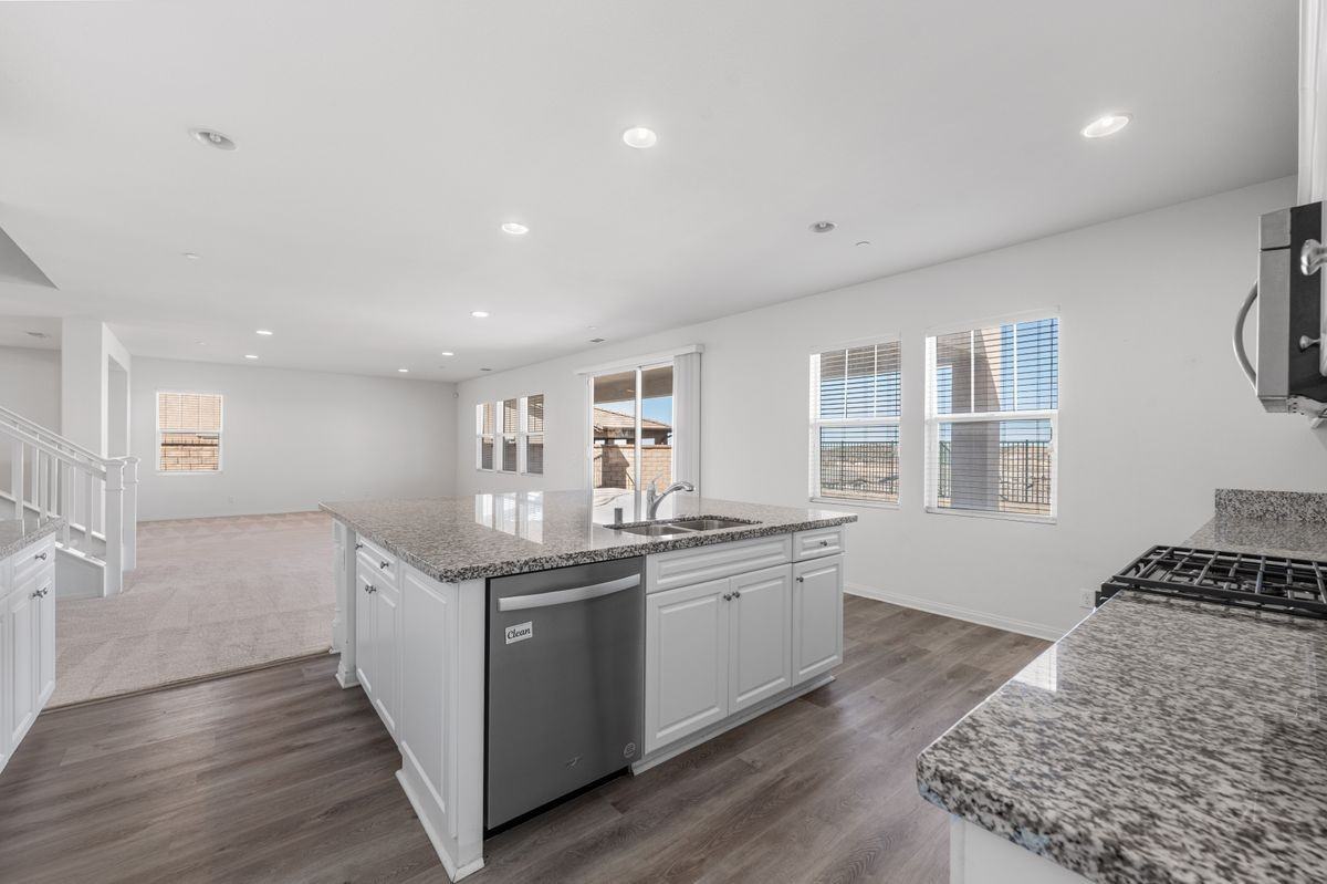 37317 Paintbrush Dr - Photo 2 of 45