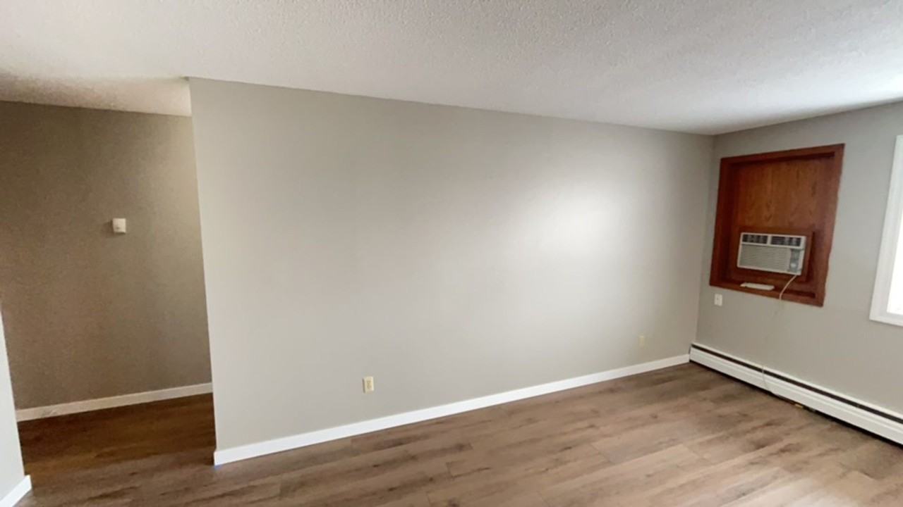 2 Bedroom Unit near Northgate Mall - Photo 3 of 20