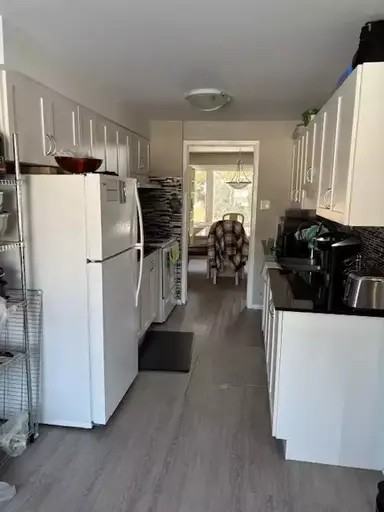 2819 Springland Dr - Photo 2 of 16