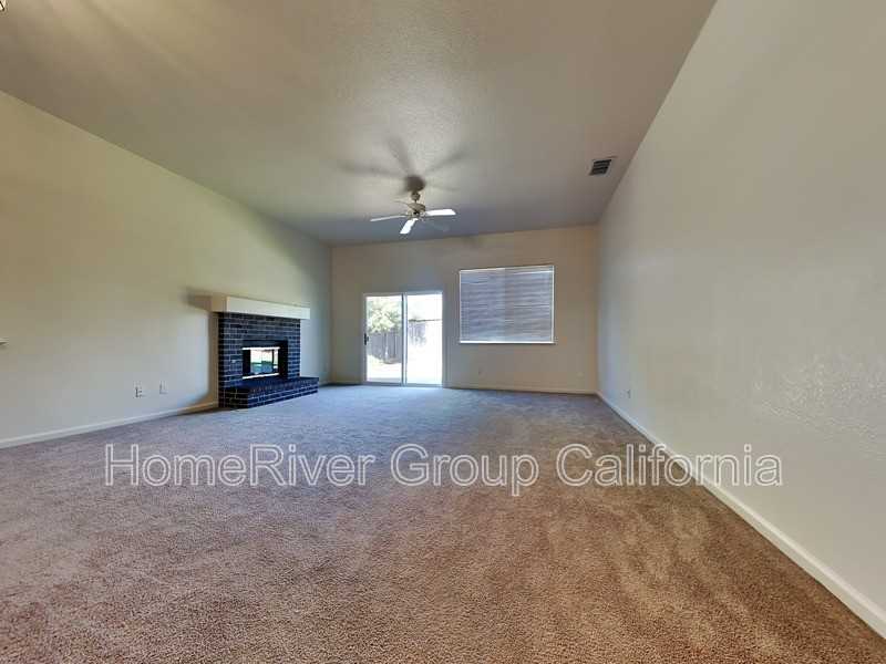 1615 Lupine Ln - Photo 2 of 22