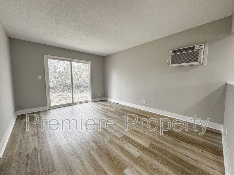 822 S Emery St - Photo 2 of 10