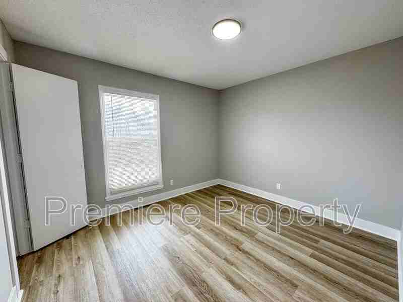 822 S Emery St - Photo 6 of 10