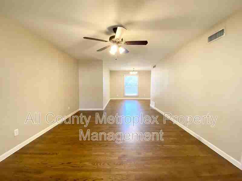 9560 Mercer Dr - Photo 3 of 10