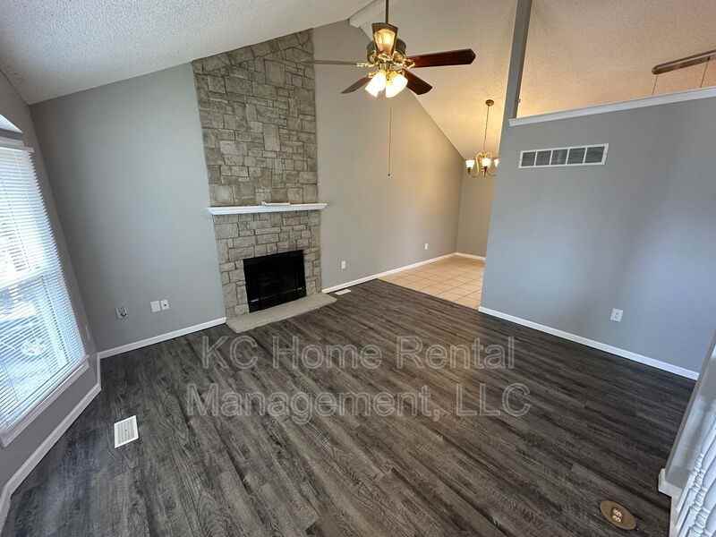10316 N Baltimore Ave - Photo 2 of 45