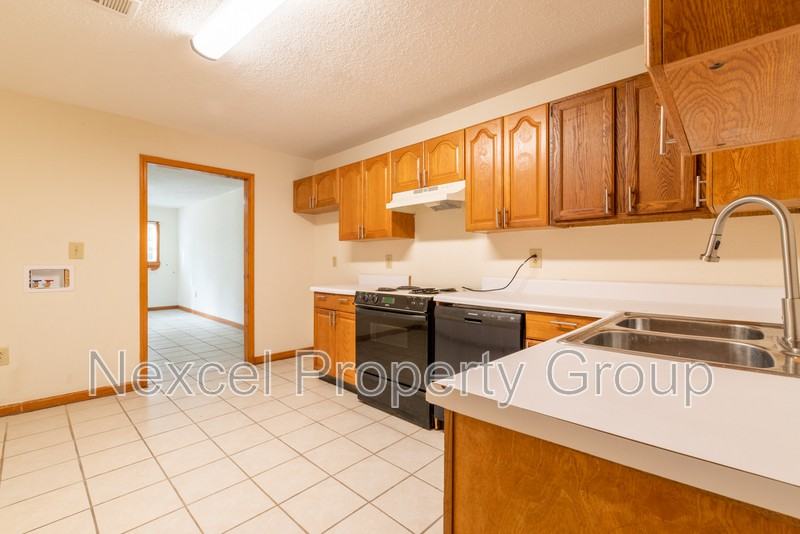 644 Craft Rd ##B - Photo 2 of 11