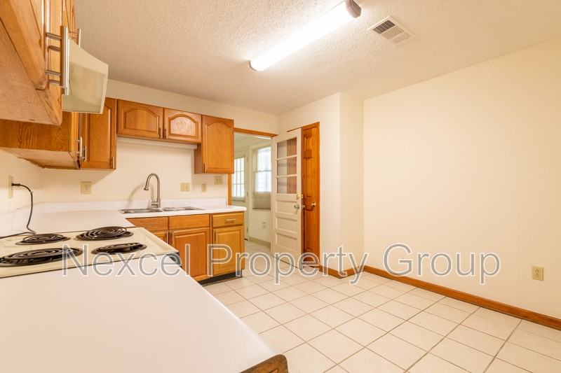 644 Craft Rd ##B - Photo 4 of 11