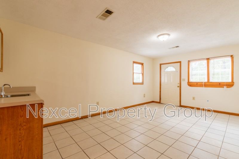 644 Craft Rd ##B - Photo 5 of 11