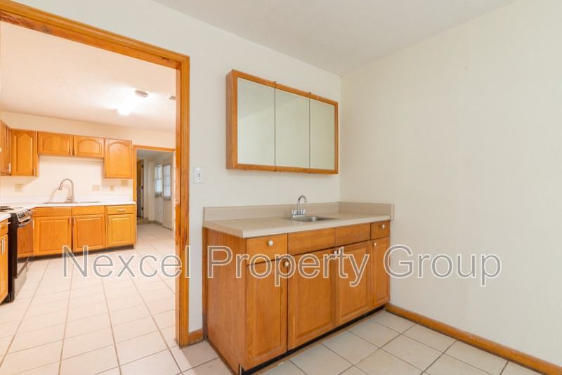 644 Craft Rd ##B - Photo 6 of 11