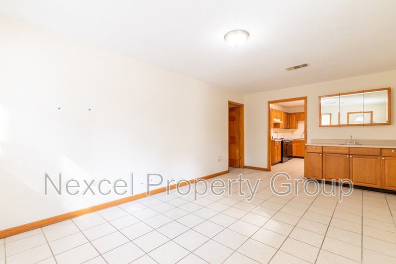 644 Craft Rd ##B - Photo 7 of 11