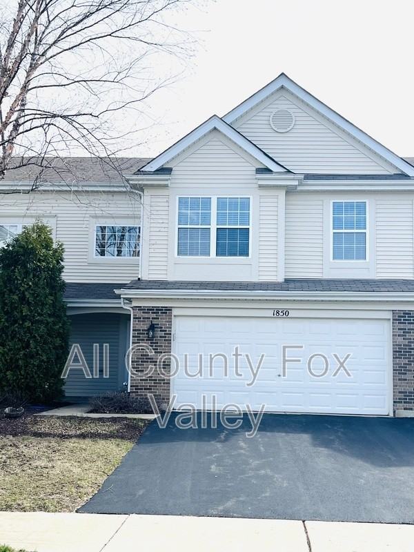 1850 Waverly Way - Photo 2 of 20