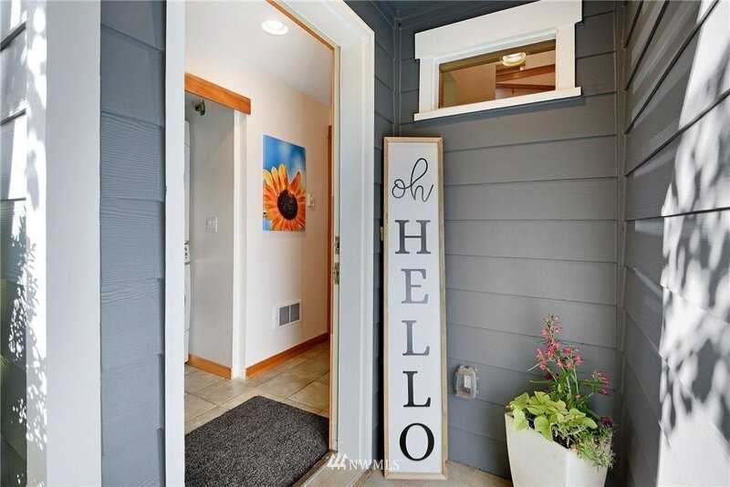 9047 17th Ave Sw #B - Photo 2 of 25