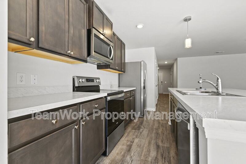 163 Rosefield Ct - Photo 6 of 30
