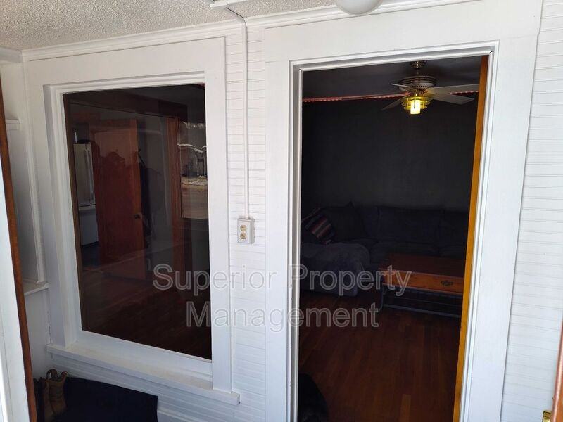 611 Seymour Ave - Photo 3 of 23