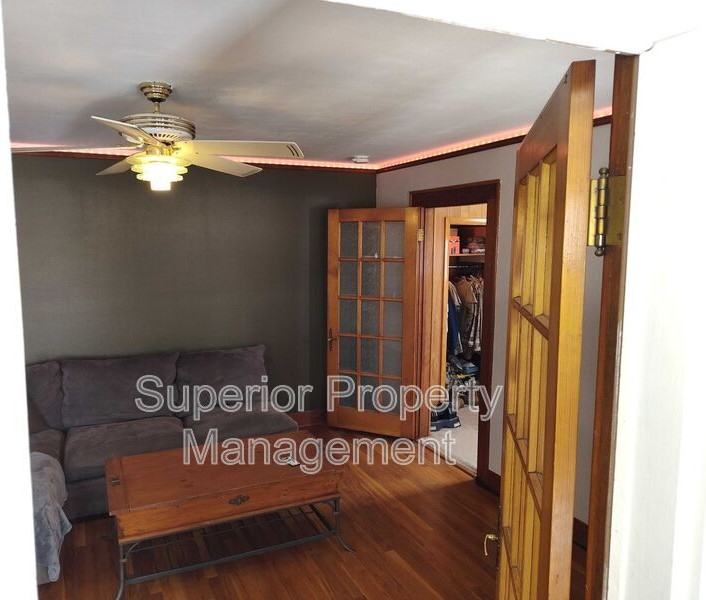 611 Seymour Ave - Photo 4 of 23