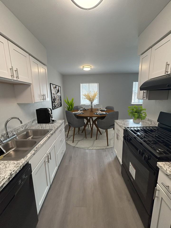 Cottages at Terrell Hills - 2447 Harry Wurzbach Rd, San Antonio, TX ...