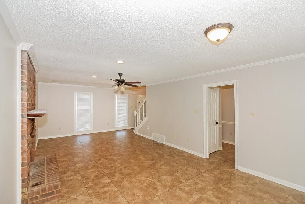 476 Griffon Dr - Photo 7 of 20