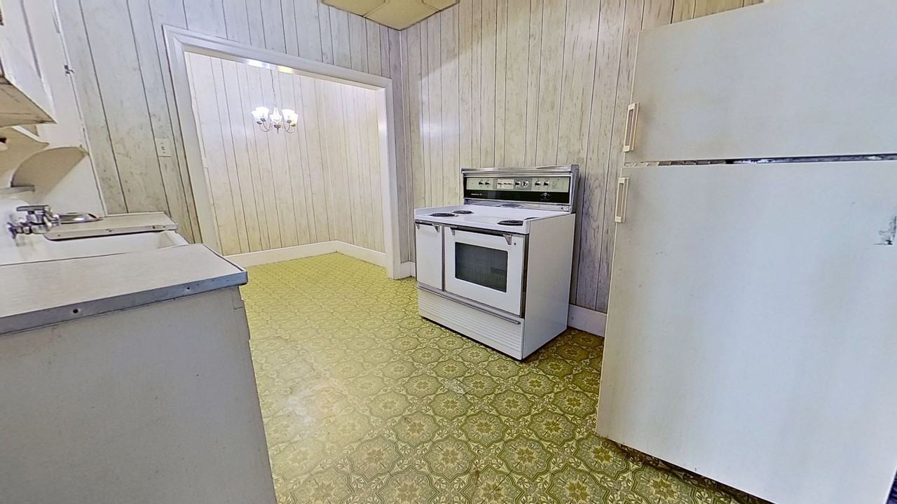 17 E Main St #4 - Photo 4 of 9