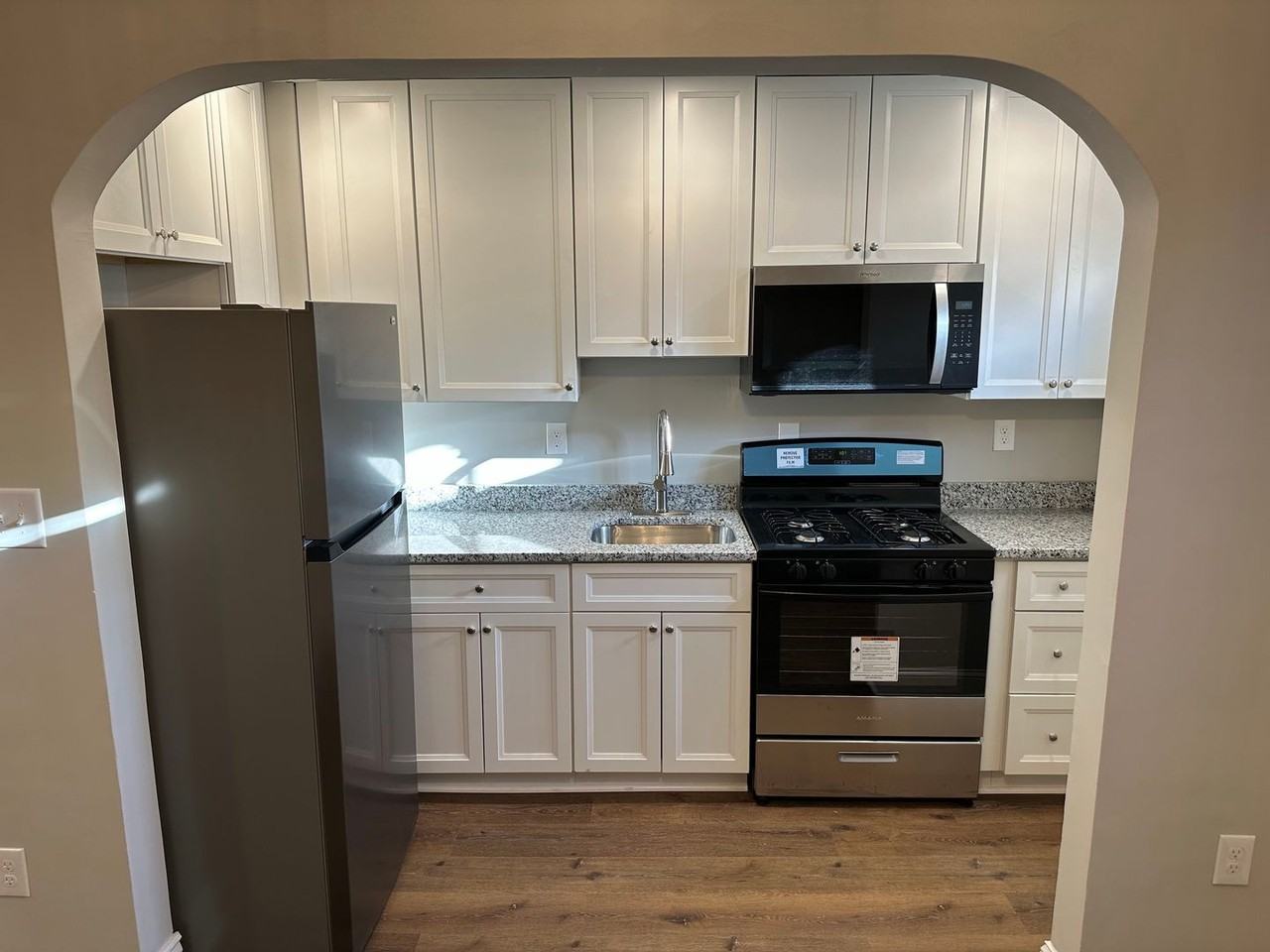 2036 Grinnalds Ave - Photo 2 of 9