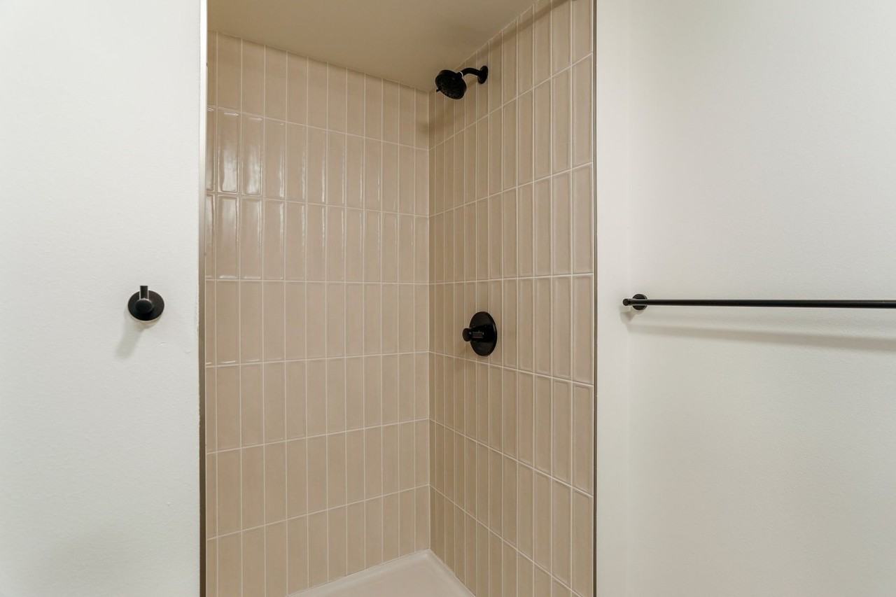 Carrick - Photo 7 of 8