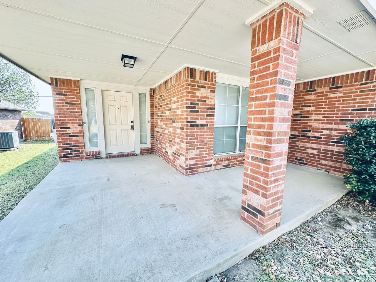 2614 Pearson Way - Photo 3 of 35