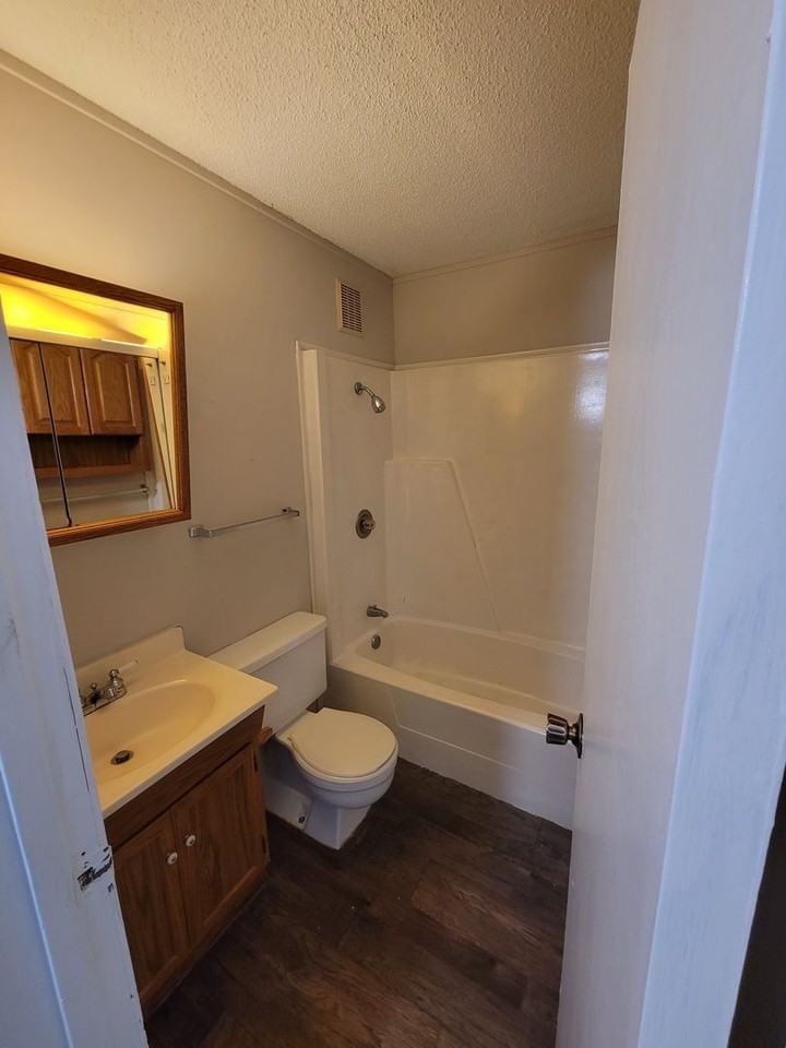 Willowbrook Apartments - Photo 4 of 16