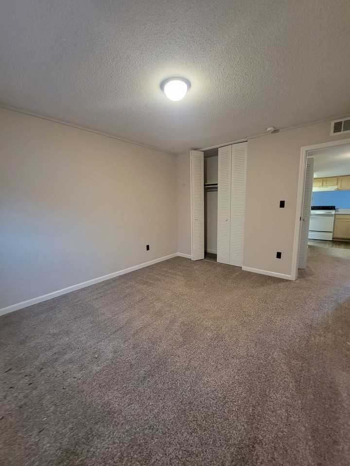 Willowbrook Apartments - Photo 6 of 16