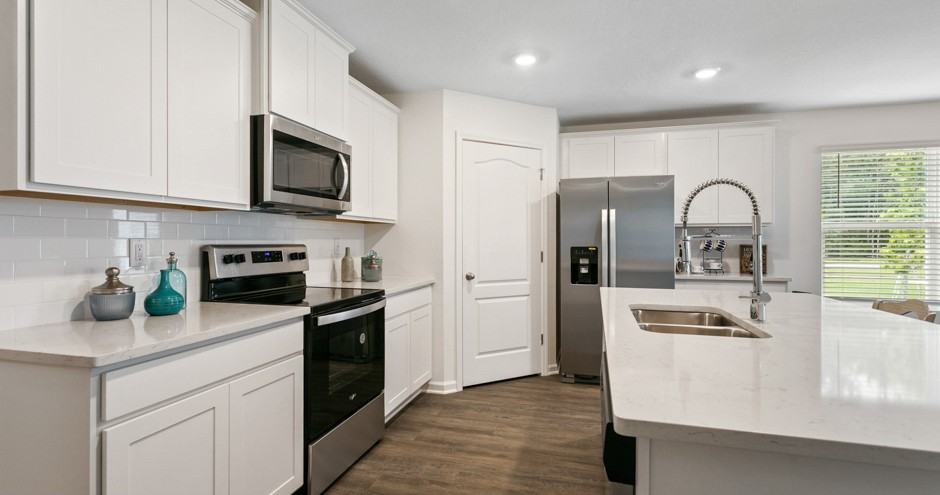 Loggia Pointe - Photo 7 of 50