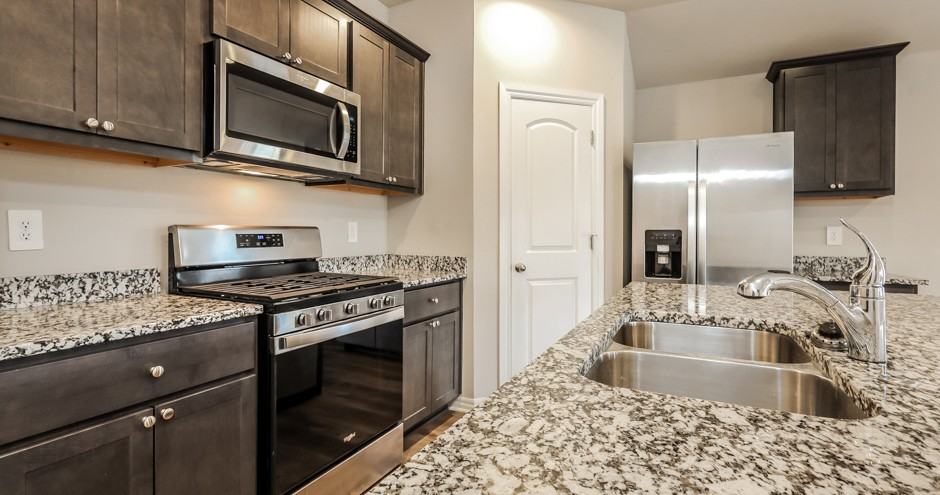 Sara Park Rental Homes - Photo 2 of 21