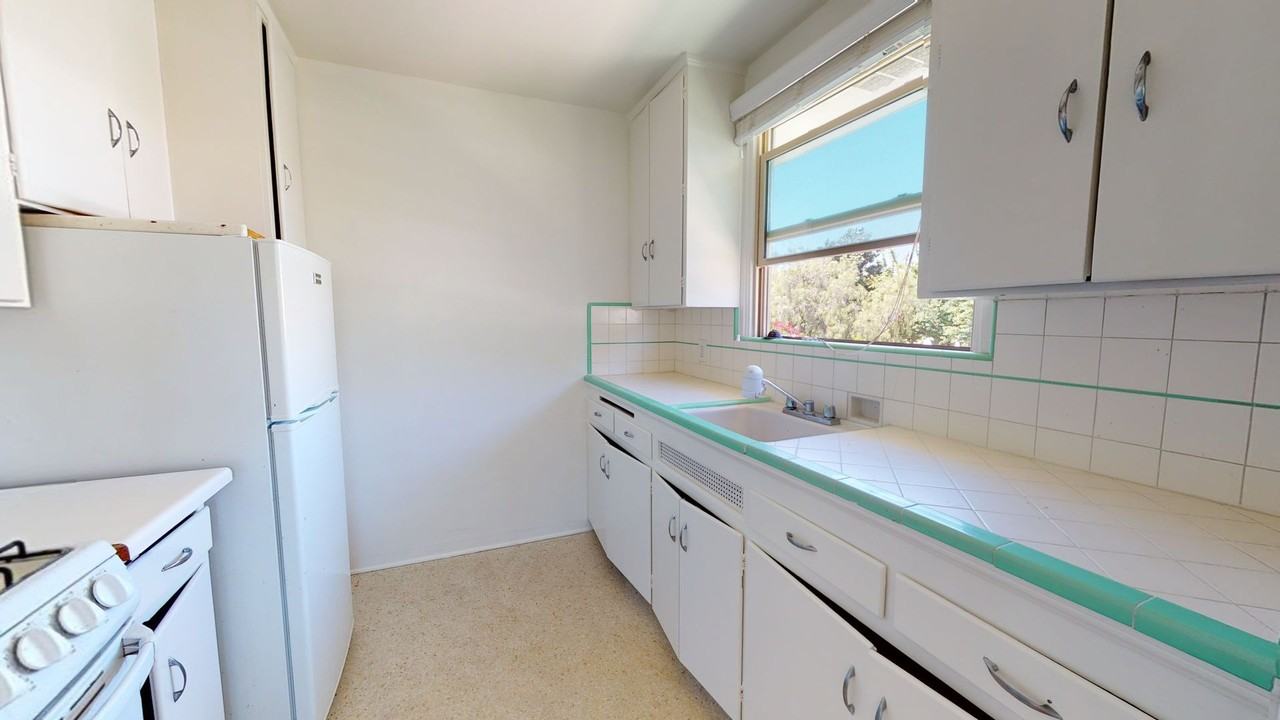 Anchorage - Photo 6 of 9