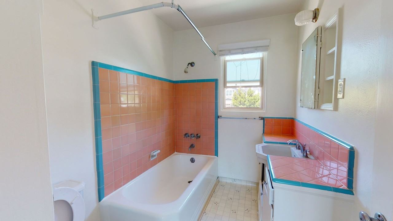 Anchorage - Photo 7 of 9