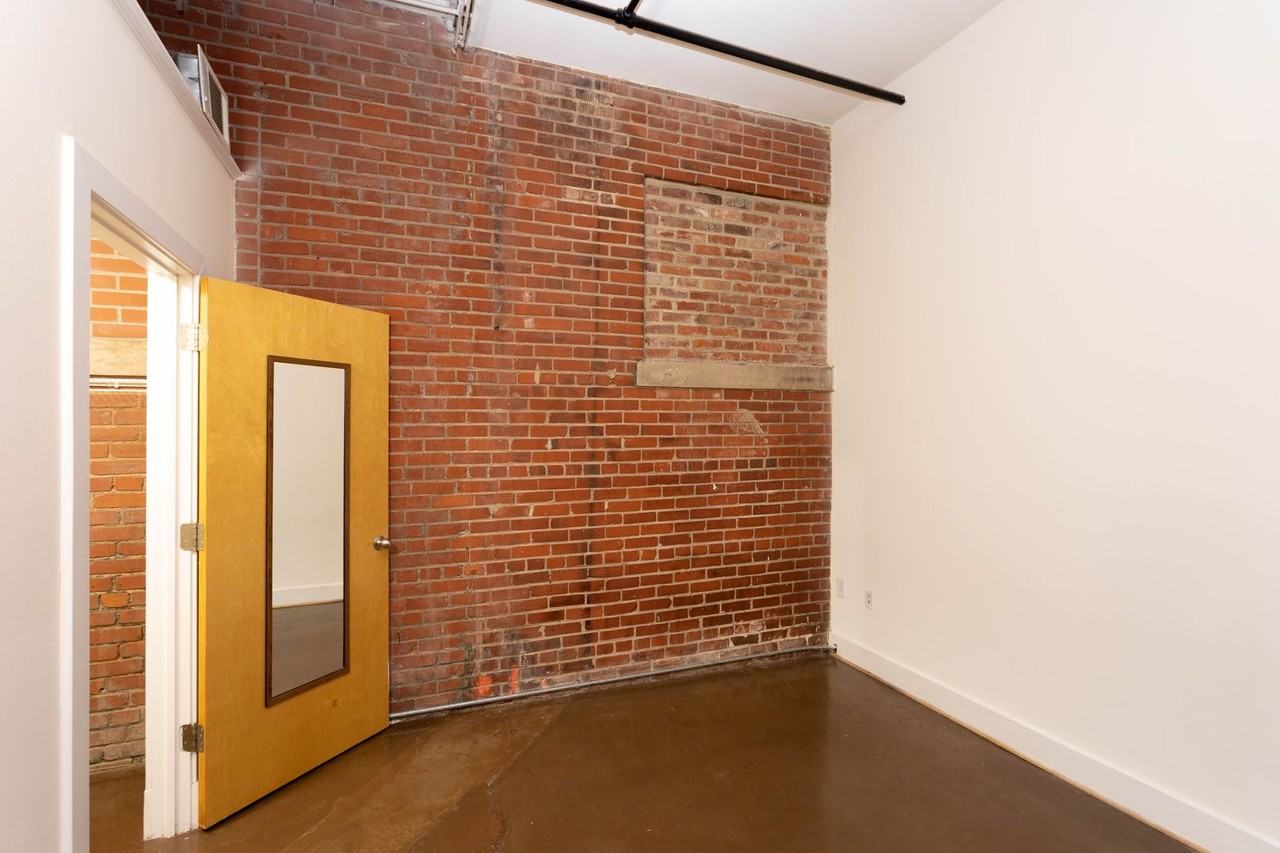 Cornish Brewery Apartment Homes - Photo 5 of 7