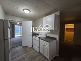 featured image of 406 S 60th Ave