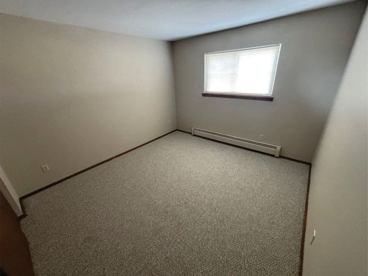 Whitman Park Apartments - Photo 6 of 9