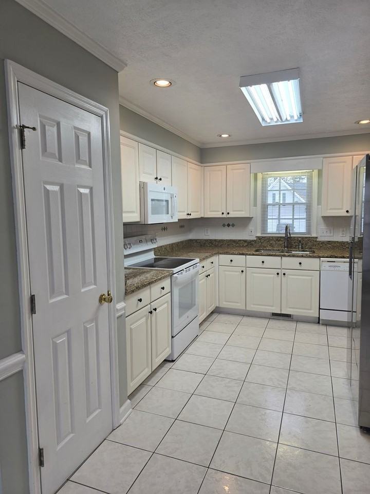 5910 Rampart Dr - Photo 6 of 22