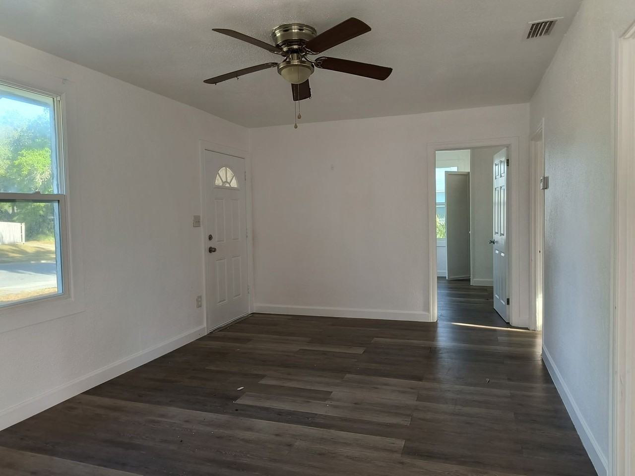 302 S 12th St #3 - Photo 2 of 7