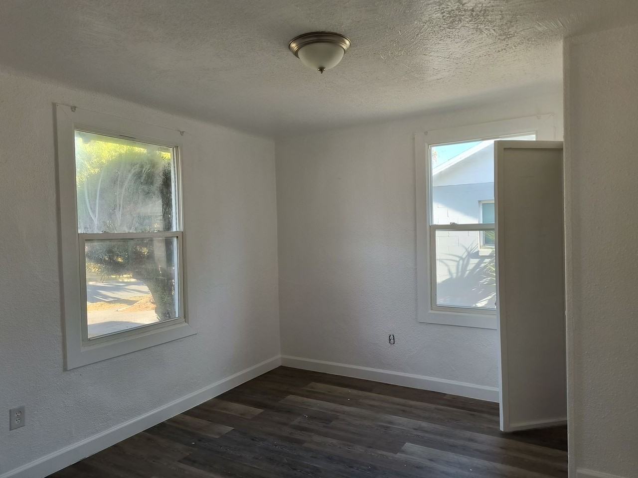 302 S 12th St #3 - Photo 5 of 7