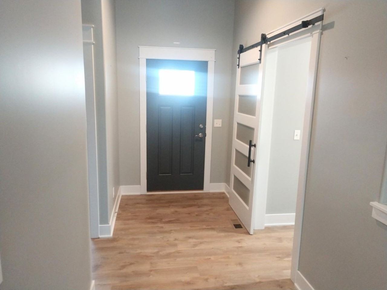 8820 S 81st St - Photo 5 of 12